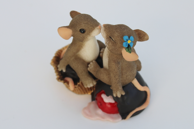 vintage Fitz  Floyd Charming Tails figurine, mouse couple chocolate covered cherry