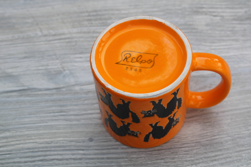 vintage Halloween black cat orange ceramic mug, Relpo coffee cup w/ scaredy cats