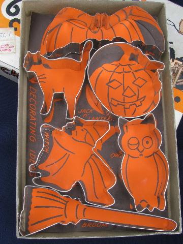 vintage Halloween cookie cutters in original box w/ holiday graphics
