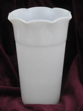 vintage Hazel-Atlas milk white glass vase, ribbed Jane-Ray pattern