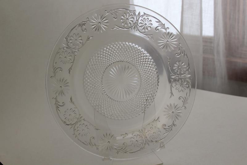 vintage Indiana daisy pattern cake plate, crystal clear depression glass