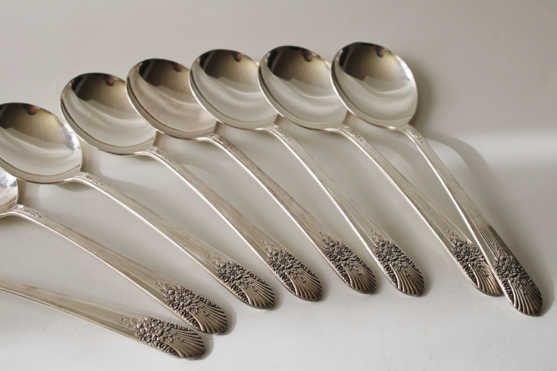 vintage International silver plate Silver Mist Marigold round bowl cream soup spoons