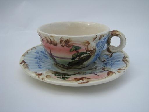 vintage Italian majolica pottery tea cups and saucers, Italy - Deruta?