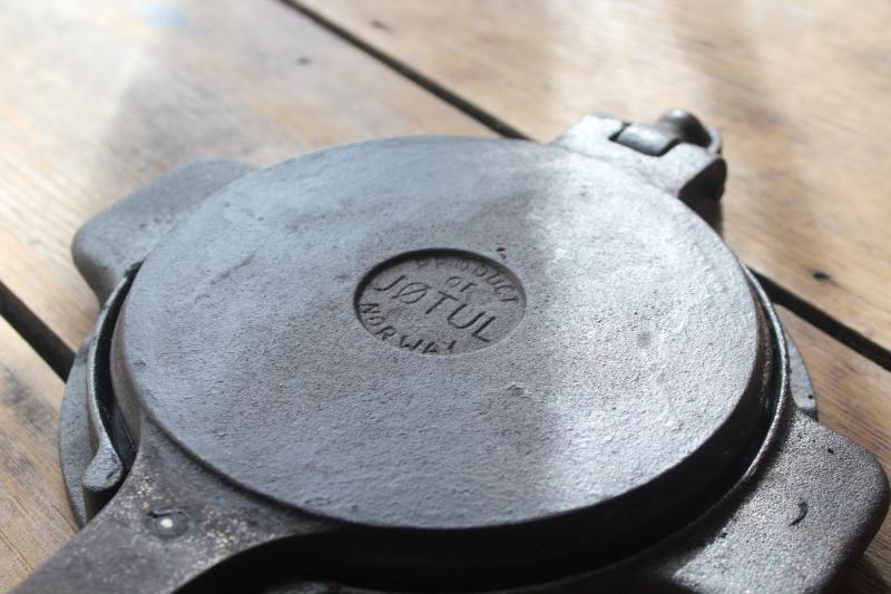 vintage Jotul Norway cast metal waffle iron for Scandinavian krumkake or pizzelle cookies