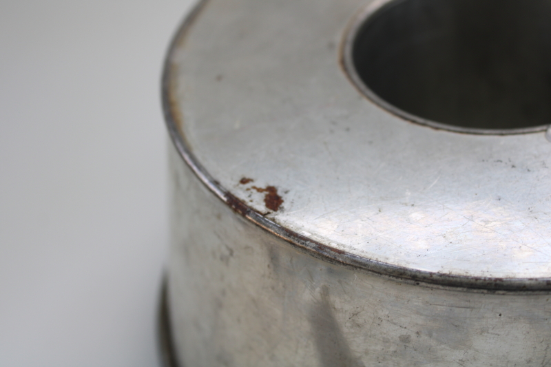 vintage Kreamer brand heavy tinned steel ring mold tube cake pan, antique kitchenware