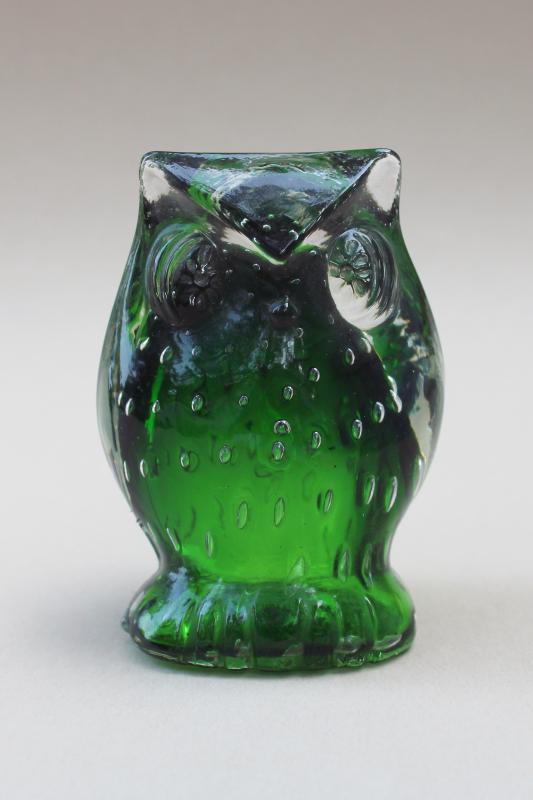 vintage Lefton art glass owl paperweight, controlled bubbles clear cased green glass