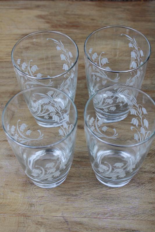 vintage Libbey glass tumblers w/ white lily of the valley flowers, drinking glasses set