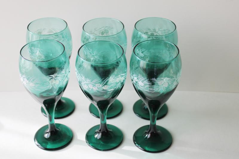 vintage Libbey juniper green glass wine glasses w/ white pinecones pine branches