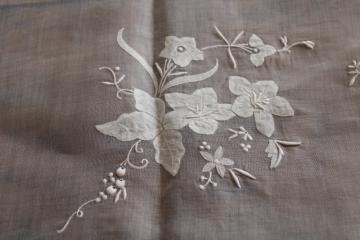vintage Marghab Madeira tablecloth, fine sheer crisp linen w/ applique embroidery
