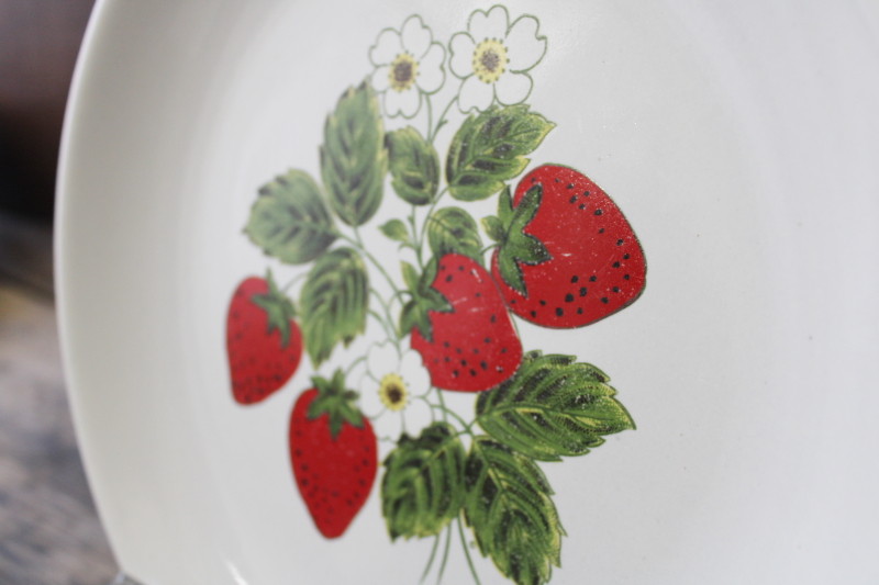 vintage McCoy pottery Strawberry Country red strawberries dinner plate