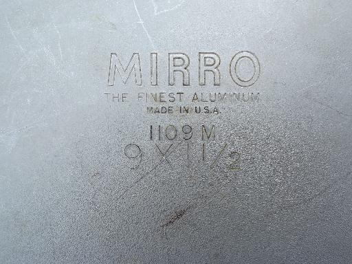 vintage Mirro aluminum cake pans w/ ring around easy release lever