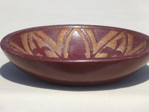 vintage Munising wood bowl w/ hand carving and primitive old paint 