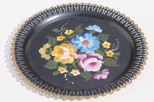 vintage Nashco hand painted tole metal serving trays, lacy edge round charger plates