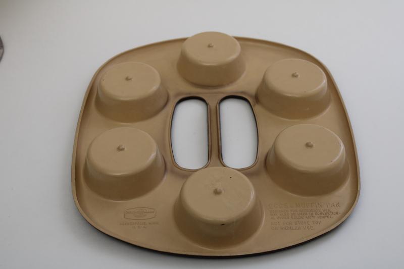 vintage Nordic Ware microwave Eggs n Muffin pan, conventional oven safe
