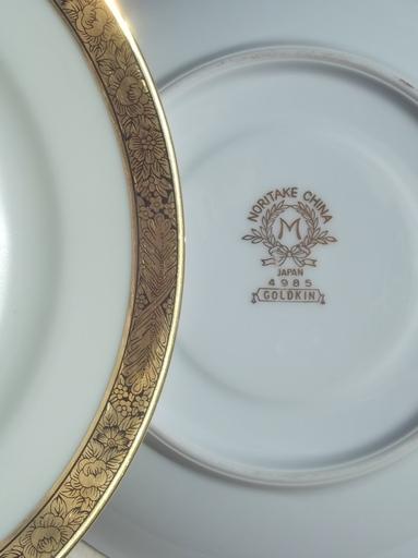 vintage Noritake Goldkin encrusted gold band china set, service for 12