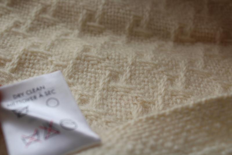 vintage Pendleton wool throw blanket in original box, soft pure virgin wool ivory white