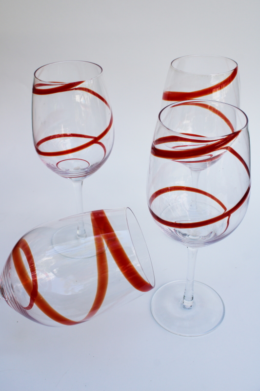 https://laurelleaffarm.com/item-photos/vintage-Pier-1-Swirline-red-crystal-clear-water-goblets-wine-glasses-Laurel-Leaf-Farm-item-no-rg060954-4.jpg