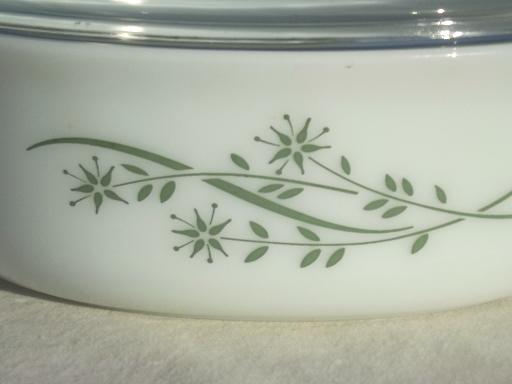 vintage Pyrex casserole, mystery pattern, green starflower & grasses spray