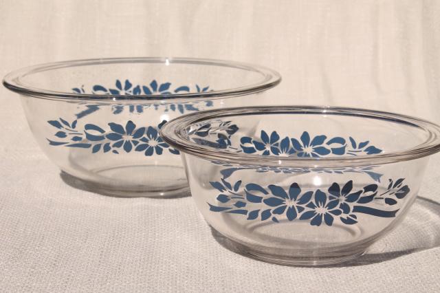 vintage Pyrex nesting mixing bowls, clear glass w/ blue flowers & ribbon