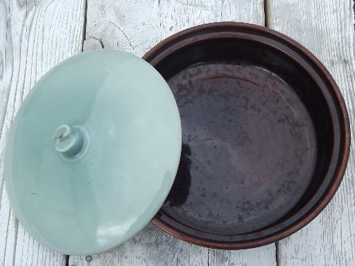 vintage Red Wing Village Green large casserole round baking dish w/ lid