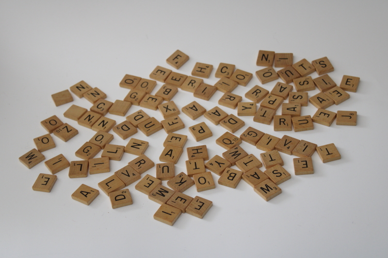 vintage Scrabble letter tiles, wood letters for upcycle, game pieces lot