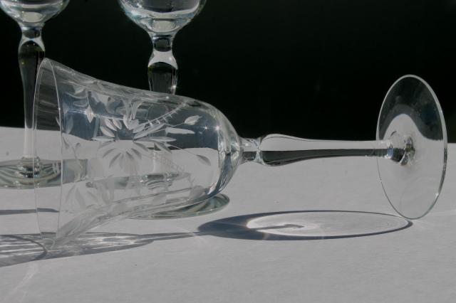 vintage Seneca glass wine glasses or water goblets, etched wheel cut daisy optic pattern