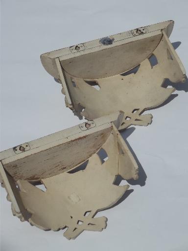 vintage Syroco Syrowood chippy paint shabby flowers wall bracket shelves