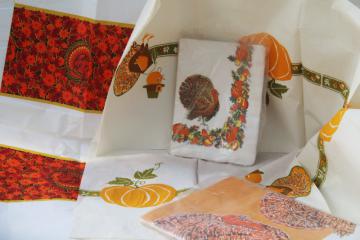 vintage Thanksgiving party paper napkins  tablecloths, turkey print paper borders