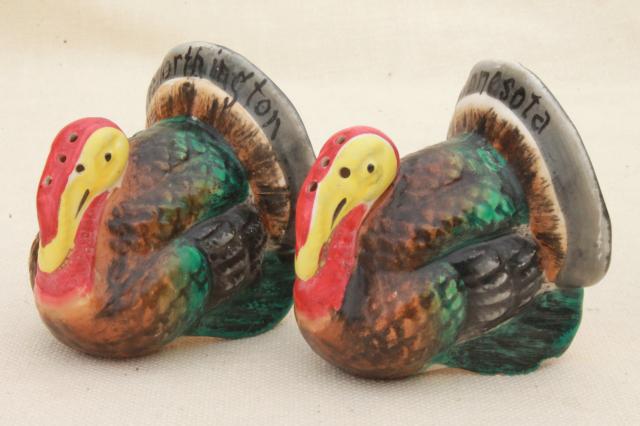 vintage Thanksgiving turkeys S&P shakers set, salt and pepper souvenir Worthington Minnesot