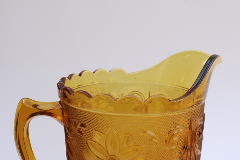 vintage Tiara / Indiana amber glass sandwich daisy pattern pitcher