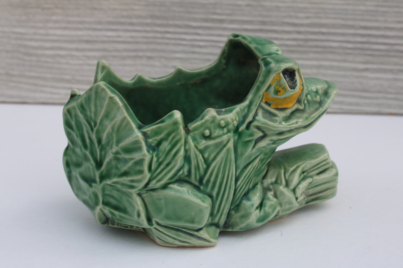 vintage USA ceramic frog planter, McCoy pottery yellow eyed alligator look frog flower pot