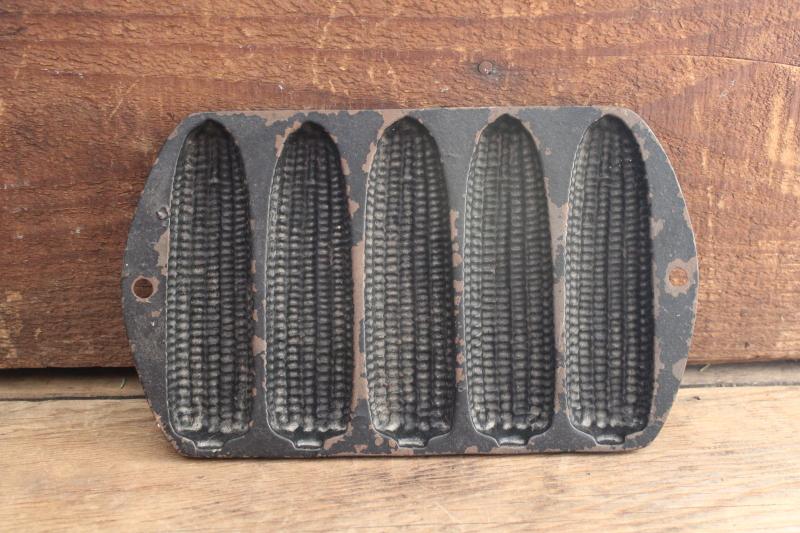 vintage cast iron cornbread pan for corn stick muffins, ears of corn mold
