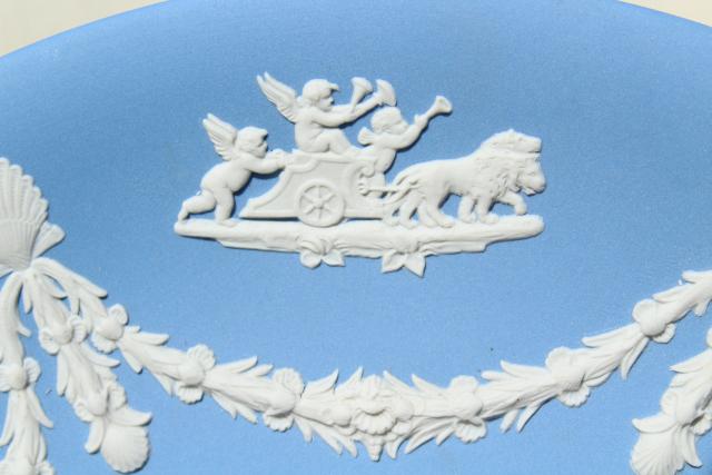 vintage Wedgwood jasperware blue & white china plate, 8 3/4 diameter