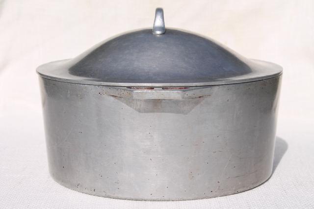 vintage aluminum dutch oven, big 4 qt chili stew pot for camp cookware