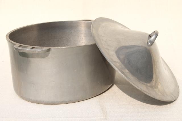 vintage aluminum oval roaster dutch oven, big old Super Maid roasting pan for camp cookware