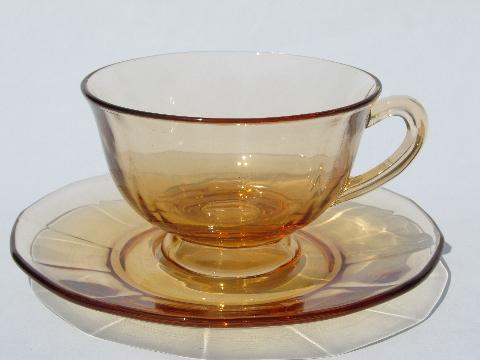 vintage amber Fostoria Fairfax depression glass cups and saucers