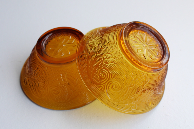 vintage amber glass salad or cereal bowls, Tiara / Indiana sandwich daisy pattern