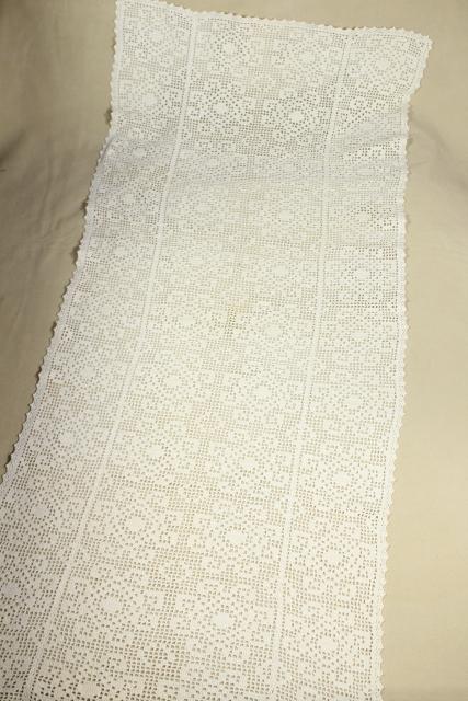 Crochet Lace Pattern for Table Runners