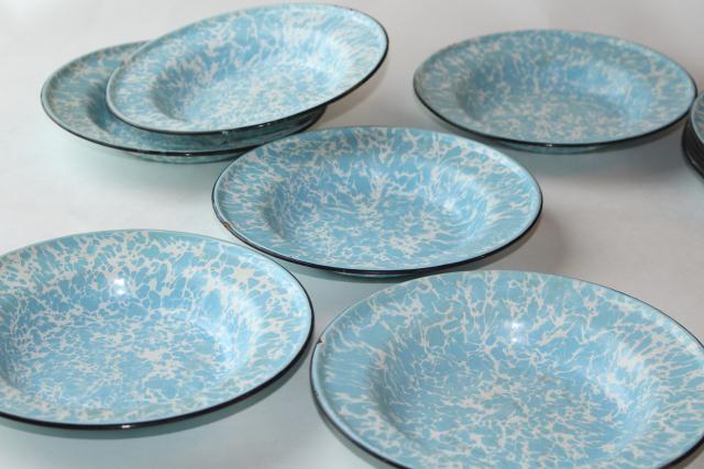 vintage blue swirl enamelware plates and bowls, country primitive rustic camp cabin dishes