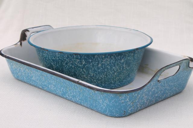 vintage blue & white enamelware bowl and tray handled roasting pan, marbled spatterware enamel