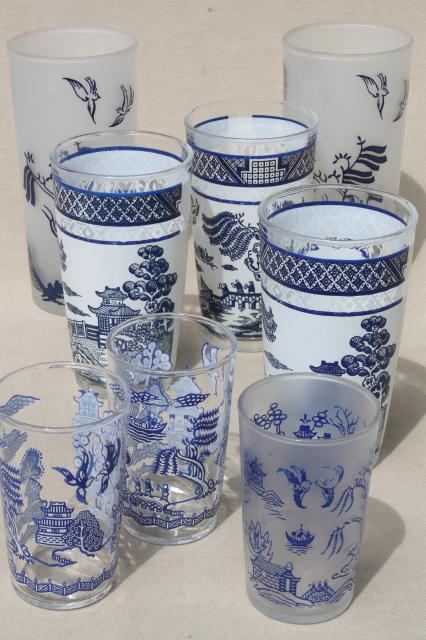 Vintage Blue Willow Pattern Vintage Glassware Collection Of Drinking   Vintage Blue Willow Pattern Vintage Glassware Collection Of Drinking Glasses Laurel Leaf Farm Item No Z7931 1 