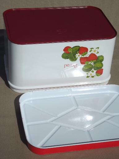 vintage bread box tin, 70s 80s  Cheinco strawberry print w/ polka dots!
