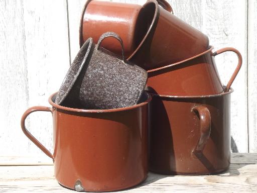 vintage camp enamelware lot, soup pot sized super mugs & coffee cups