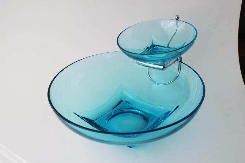 vintage capri blue Hazel Atlas glass chip n dip set, mod square base bowls w/ chrome rack