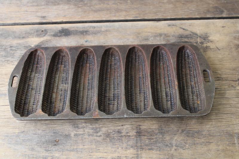 Rustic Cast Iron Cornbread Mold Corn Bread Pan Country Farmhouse Kitchen Decor
