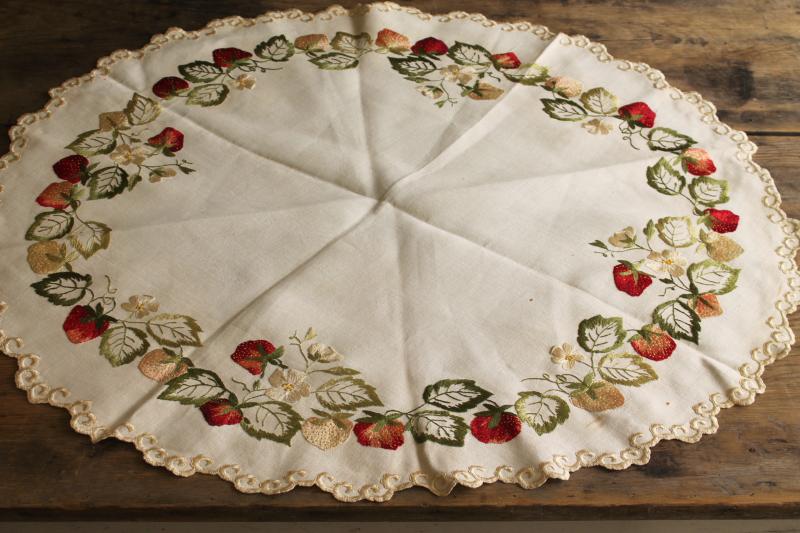 vintage centerpiece w/ rayon embroidered strawberries, scalloped round table topper mat