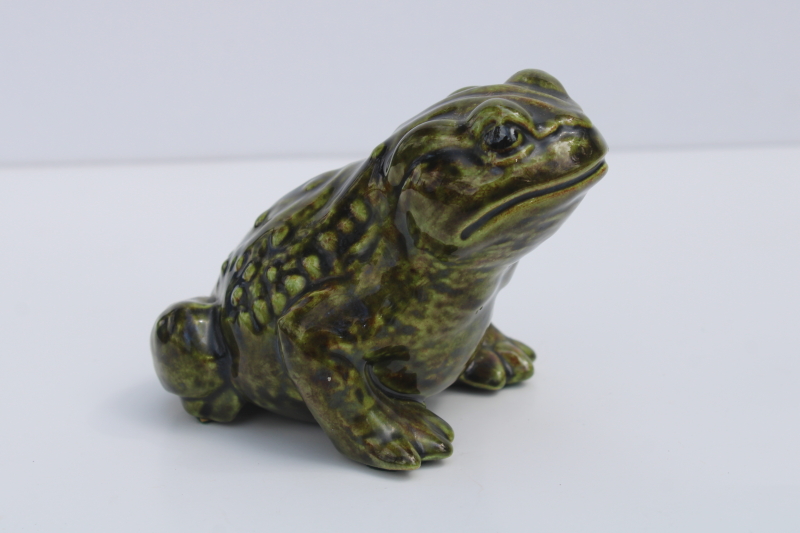 vintage ceramic frog, retro 70s hobbyist figurine, small lawn ornament for fairy garden or planter