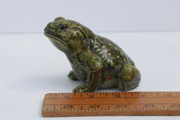 vintage ceramic frog, retro 70s hobbyist figurine, small lawn ornament for fairy garden or planter