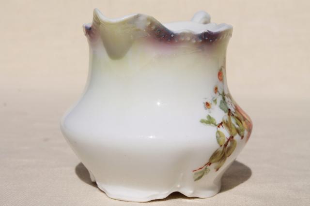 https://laurelleaffarm.com/item-photos/vintage-china-cream-pitcher-strawberries-lovely-shabby-old-creamer-or-milk-jug-Laurel-Leaf-Farm-item-no-nt62933-2.jpg