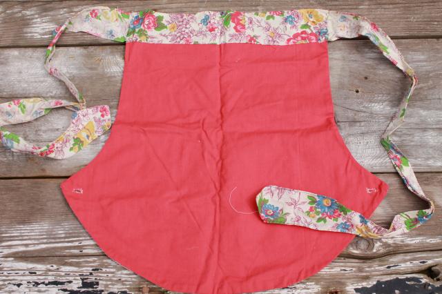 vintage clothespin aprons, waist tie apron w/ pocket for wash day, garden, kitchen chores